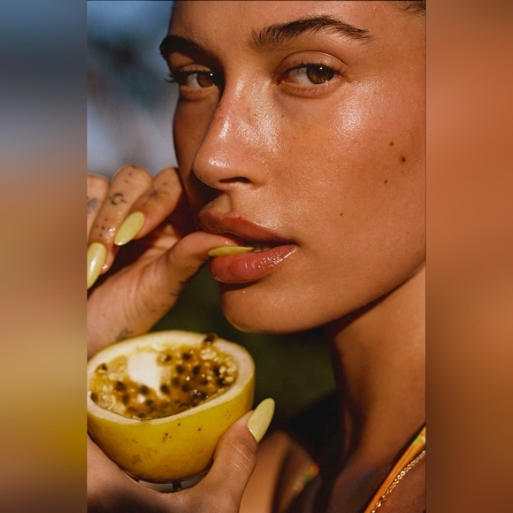 Rhode Peptide Lip Treatment tint in Passionfruit Jelly Limited Edition lip gloss - Picture 4 of 5